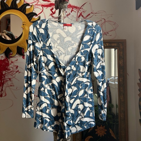 Y2K Abstract Blue and White Deep Neckline Blouse Small - Picture 1 of 16